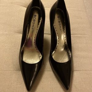 BCBG Black Pumps